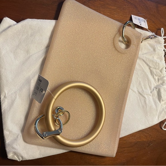 Oventure key ring, NWT.  Gold silicone. - Picture 2 of 2